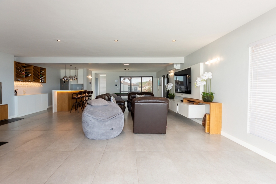 7 Bedroom Property for Sale in Calypso Beach Western Cape